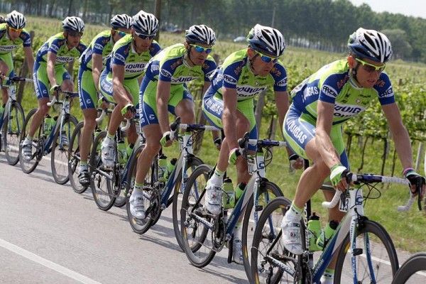 Liqugas rides together during stage two.