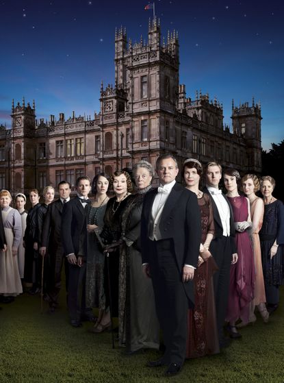 Cast photo for Downton Abbey Series 3