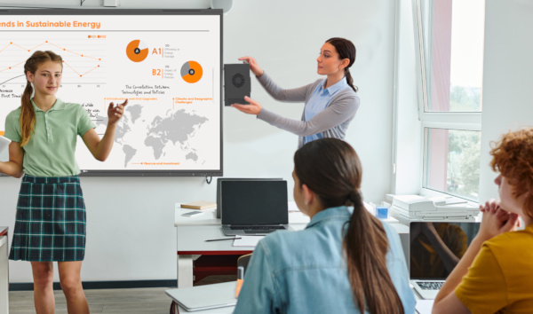 LG Chromebox in use in classroom