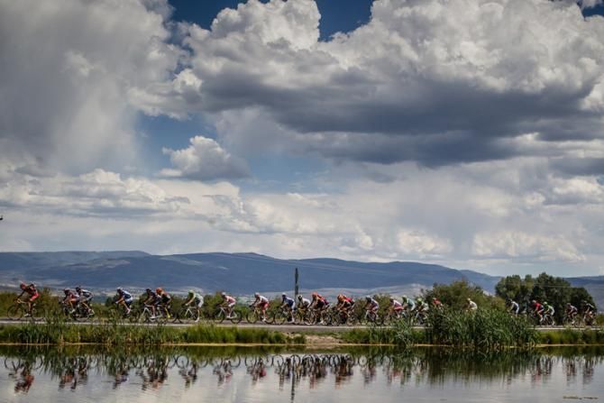 The race gets strung out before hitting the final climb.