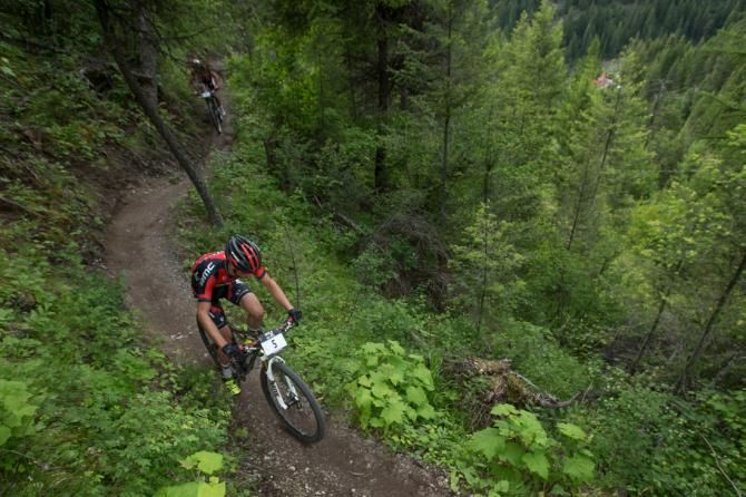 Stephen Ettinger (BMC) leads Todd Wells (Specialized) on lap 3.
