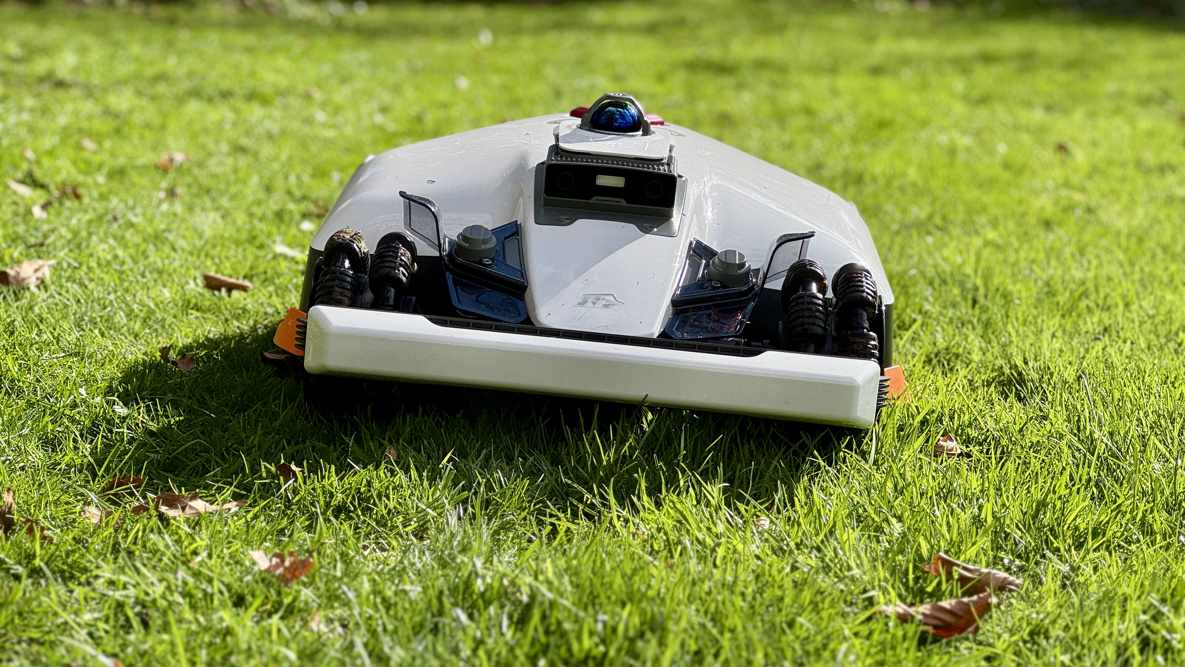 Mammotion LUBA 3 AWD 3000 robot lawn mower