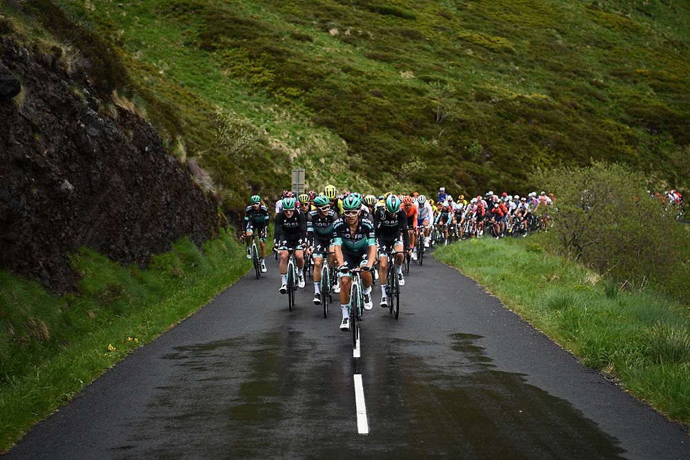 The peloton at the opening stage at Criterium du Dauphine