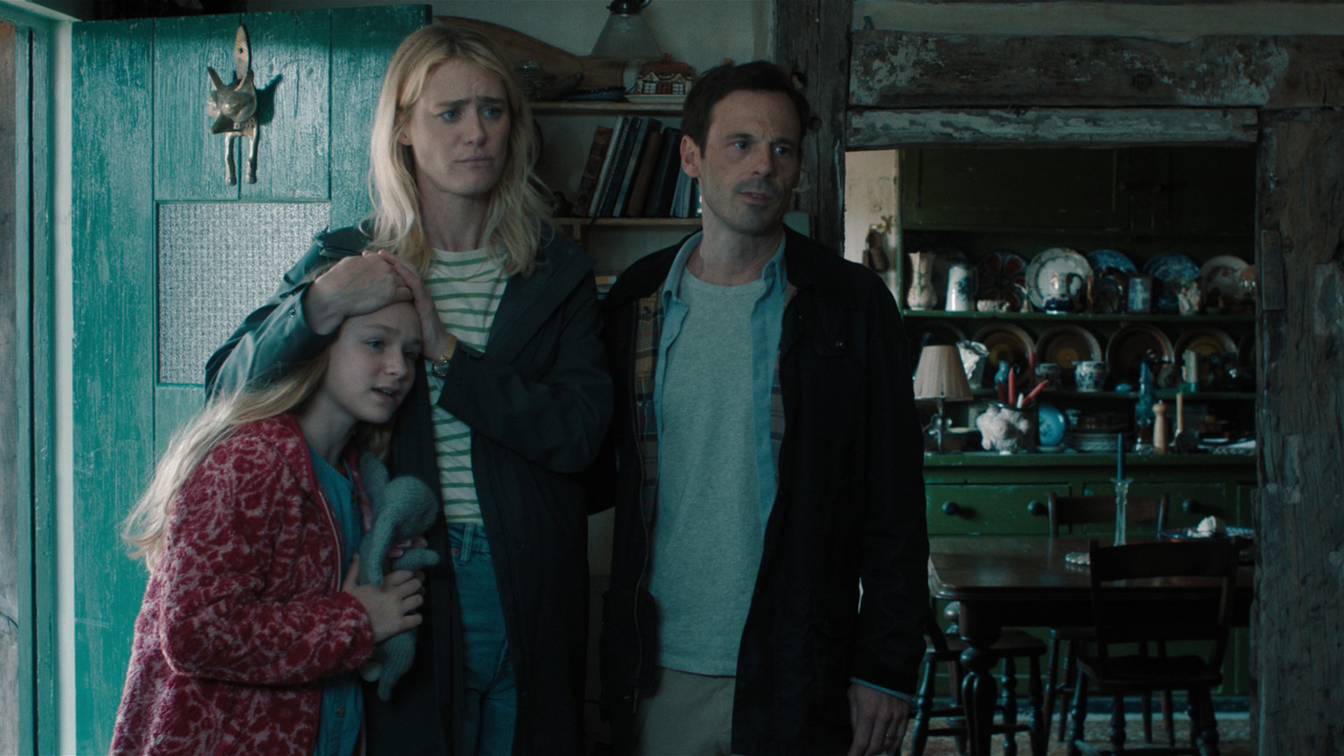 Alix West Lefler, Mackenzie Davis and Scoot McNairy in “Speak No Evil”