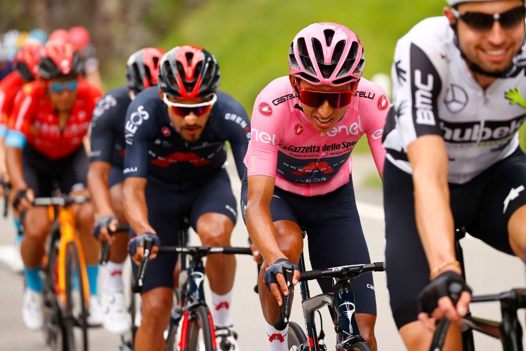 Egan Bernal (Ineos Grenadiers) in the pink jersey with one stage to go in the Giro d&#039;Italia