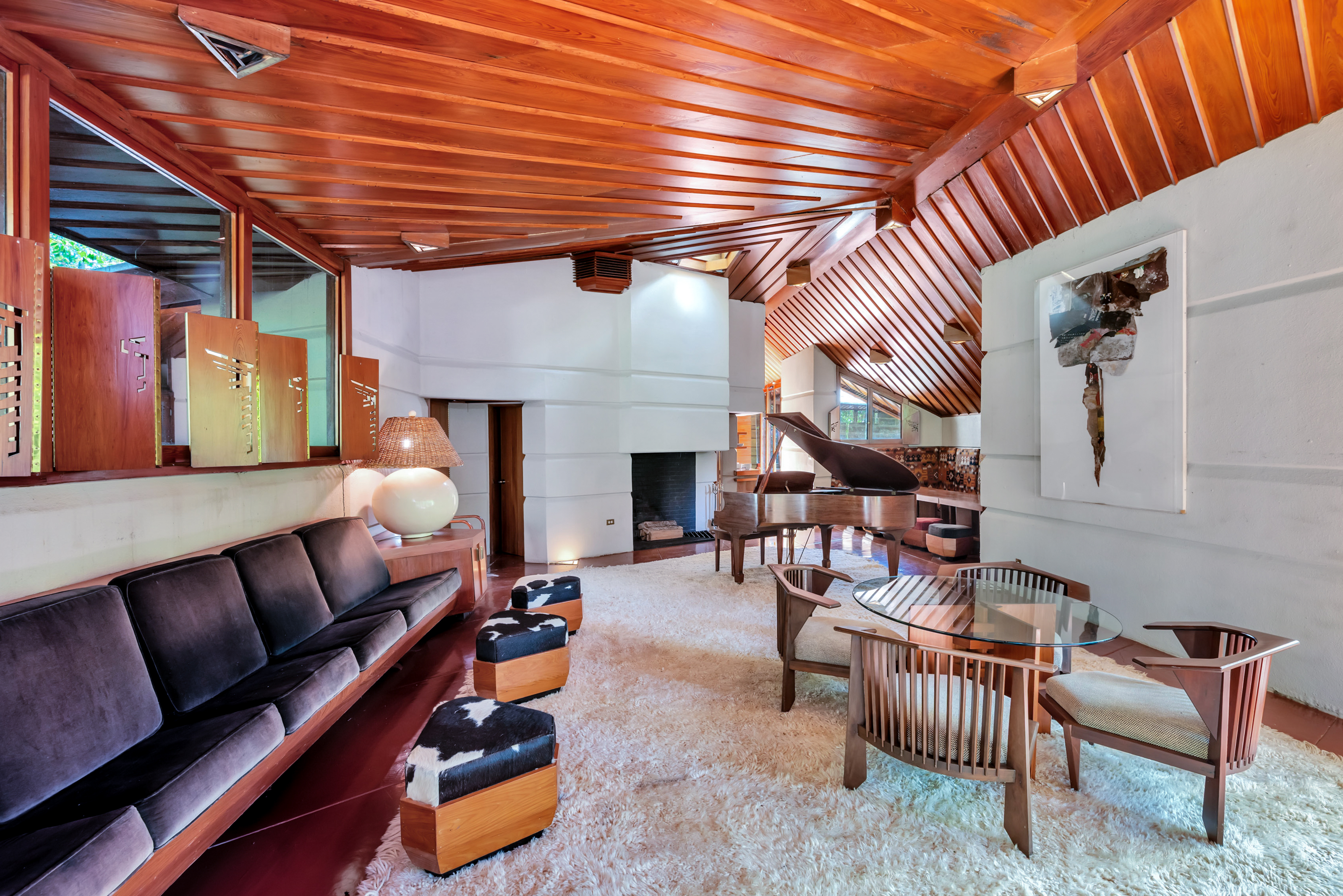 frank lloyd wright&#039;s the fountainhead, also known as J. Willis Hughes House