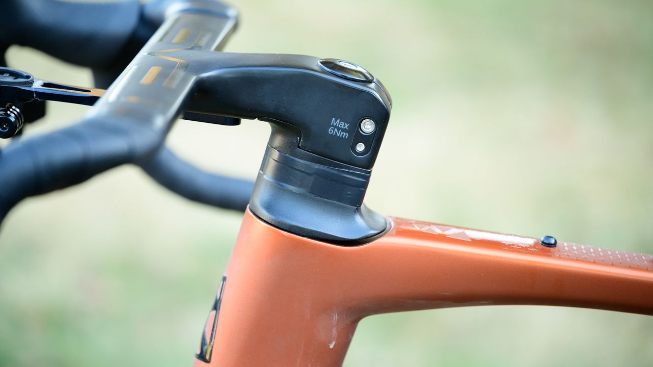 Ribble Gravel SL unique spacers with the one-piece bar and stem