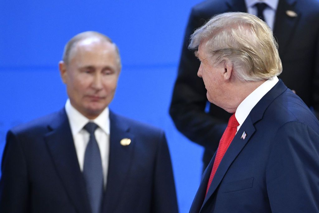 President Trump glances at Russia&amp;#039;s Vladimir Putin in Argentina