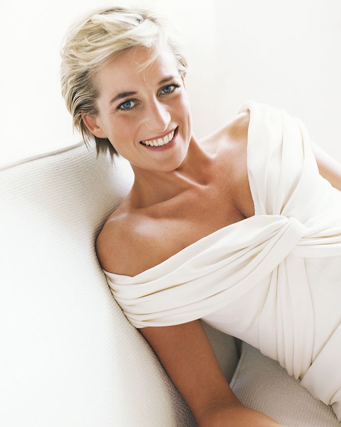 mario-testino-s-iconic-diana-photographs-to-go-on-display-at-althorp