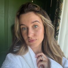 junior beauty editor grace lindsay wearing templespa spf