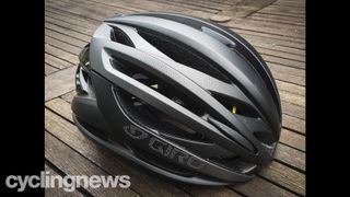 Giro Syntax MIPS road cycling helmet