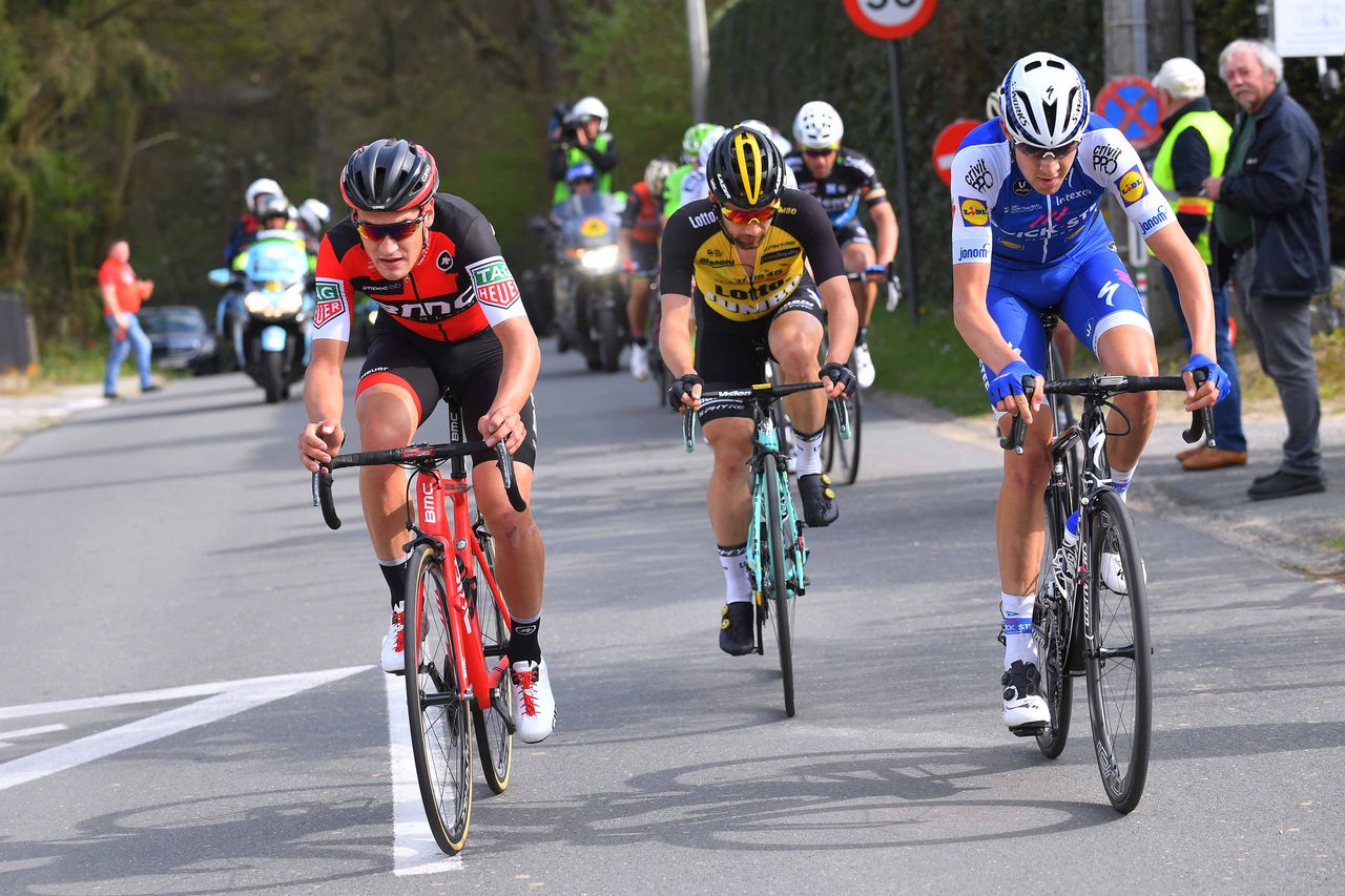 Silvan Dillier (BMC) attacks with Laurens De Plus (Quick-Step) and Victor Campanaerts (LottoNlJumbo)