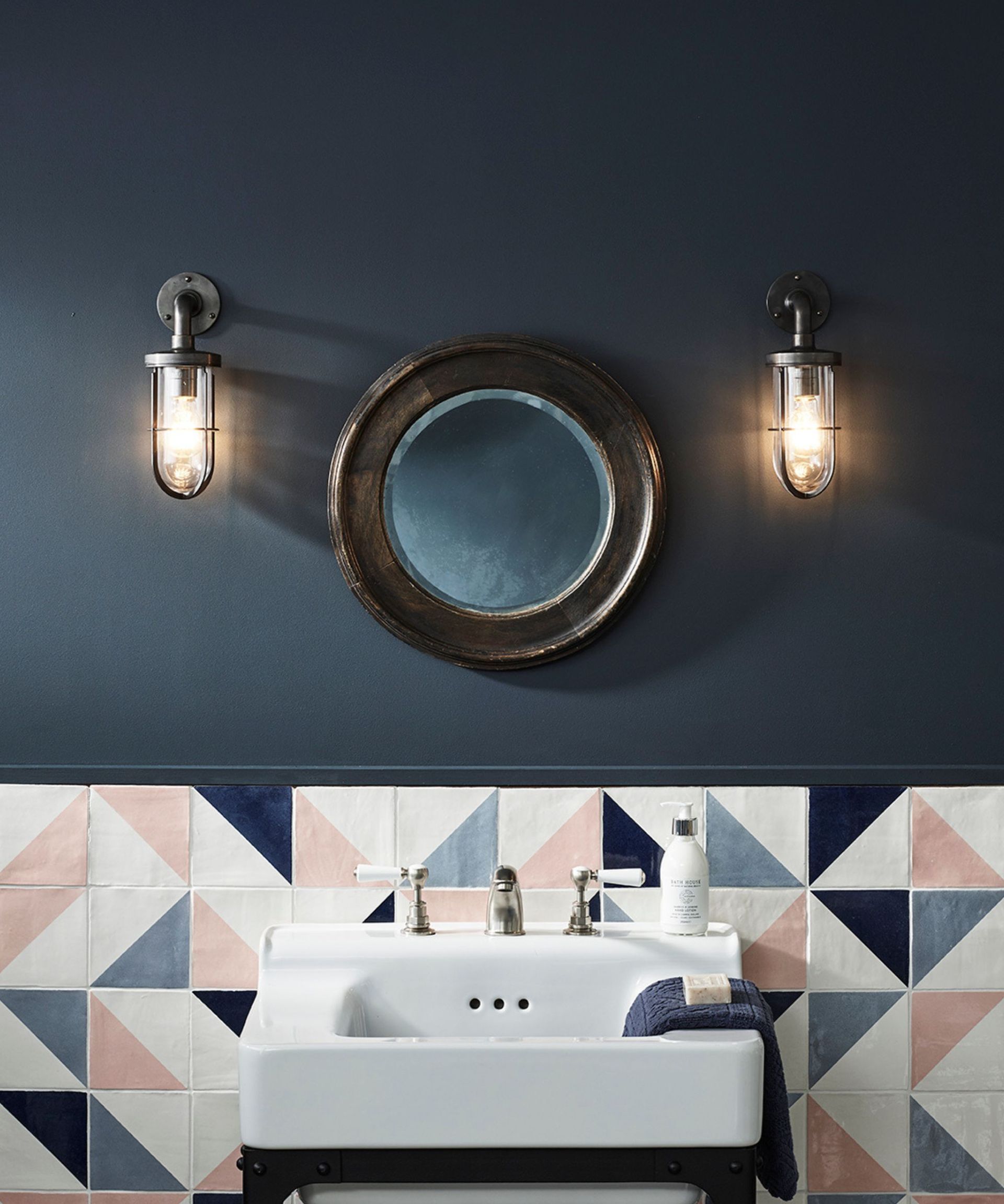 7 dark small bathroom ideas that will add style and depth | Real Homes
