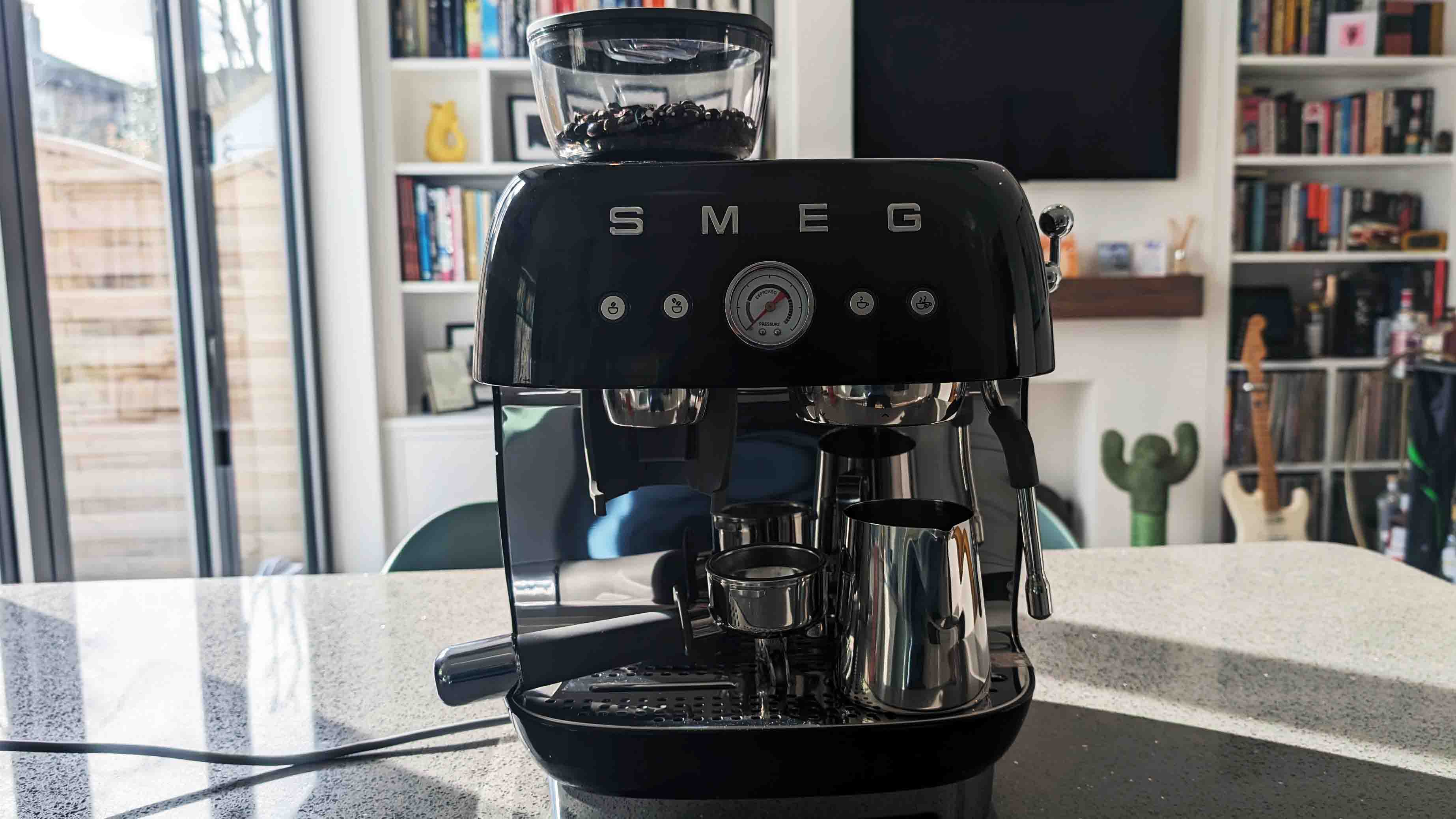 Smeg EGF03 Espresso Machine review