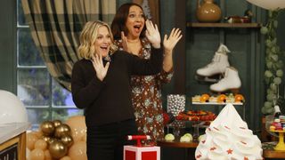 Amy Poehler and Maya Rudolph joyfully surprised in Baking It