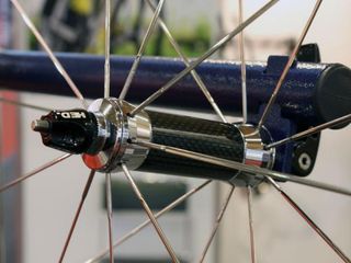 Top-end 'Flamme Rouge' wheel variants get carbon hub shells, titanium skewers and ratchet rings, and higher modulus carbon rim materials where applicable. Unfortunately, this trick polished finish won't make it to production, though.