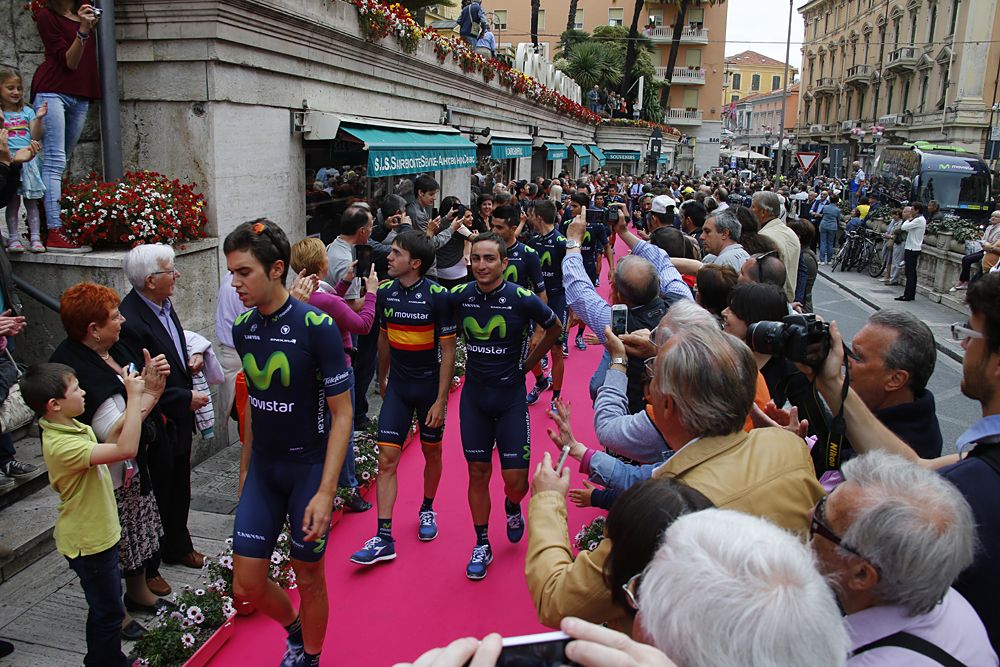 Movistar enter the Giro d'Italia team presentation