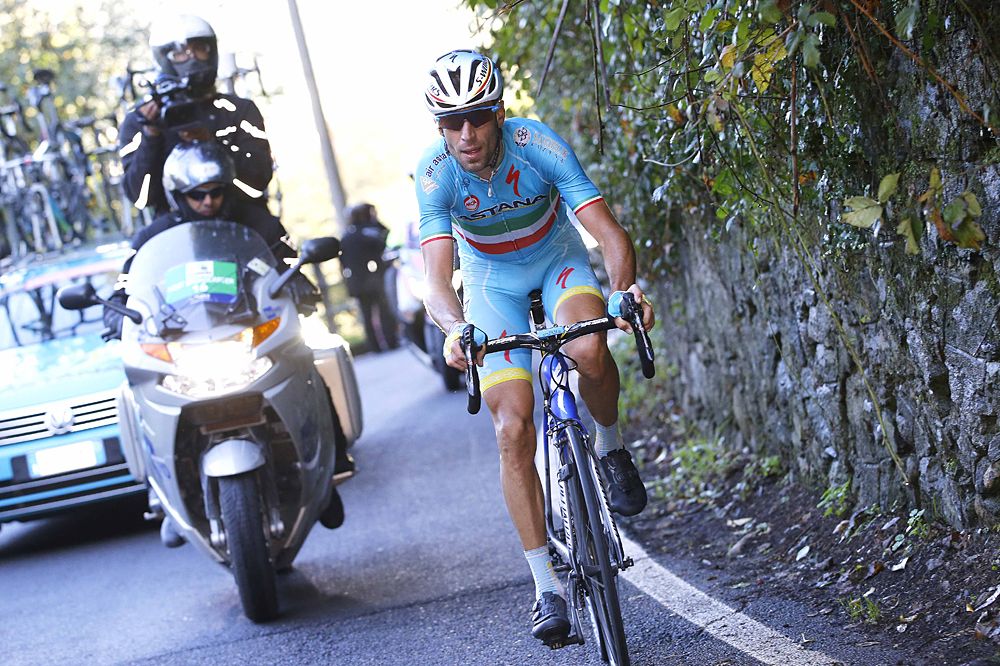 Vincenzo Nibali (Astana) goes solo to win Il Lombardia