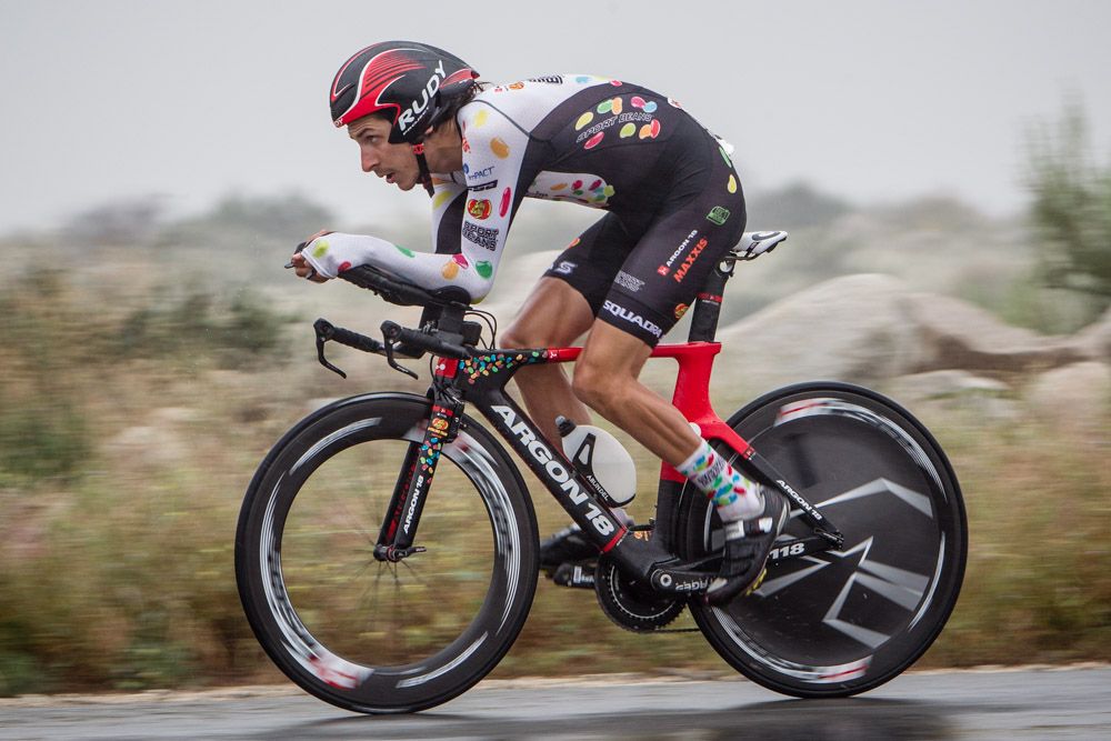 Lachlan Morton (Jelly Belly) heads out to defend his second place on GC