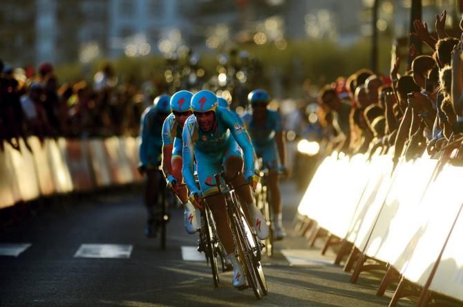 Astana push their way to victory in the Vuelta TTT