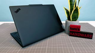 Lenovo ThinkPad T14s (Gen 6, Snapdragon)