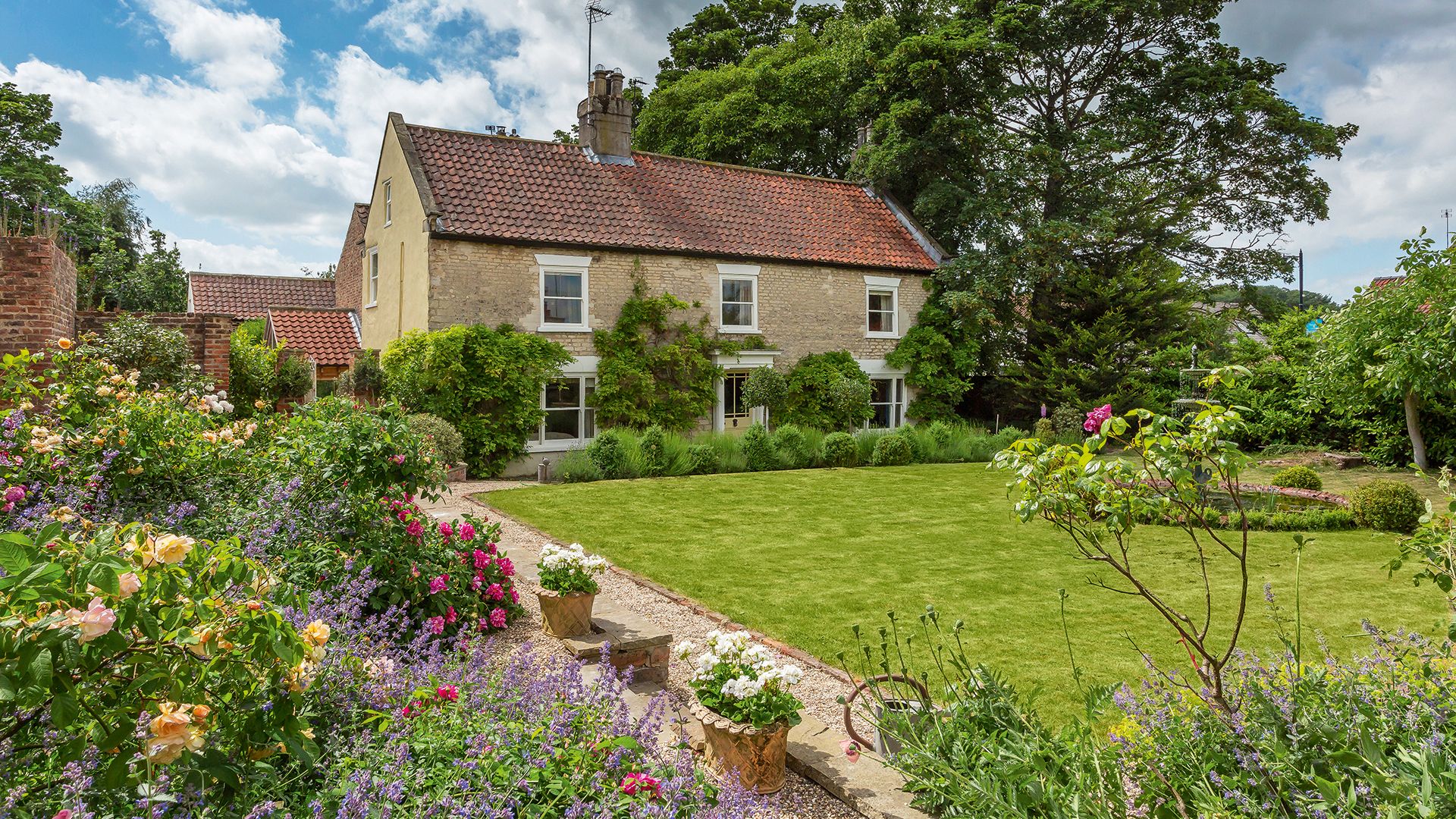 This Georgian manor in Yorkshire is brimming with antiques | Homes ...