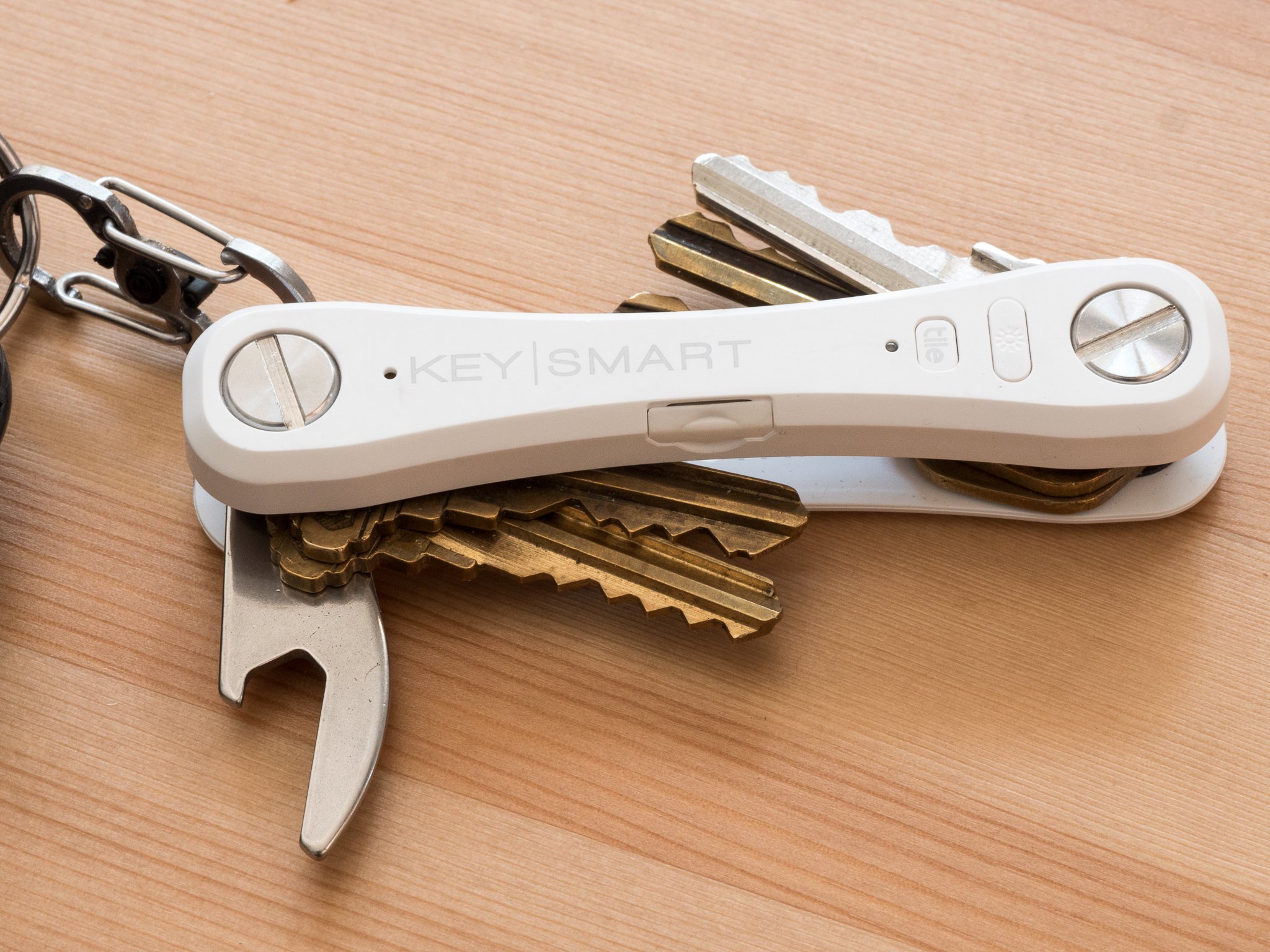 Premium key. KEYSMART Pro — органайзер для ключей.