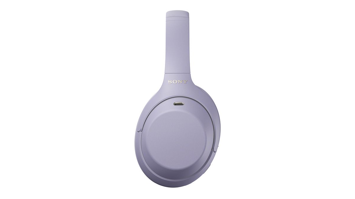 A selection of images of the Sony WH-1000XM4C ANC headphone.