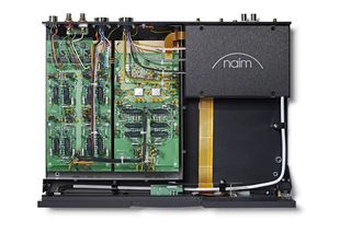 Neat circuit layout inside the ND 555