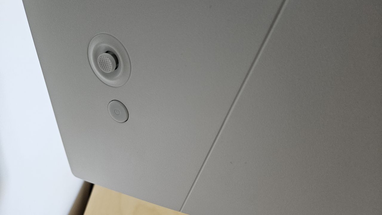 The Acer CE320QK X monitor on a desk
