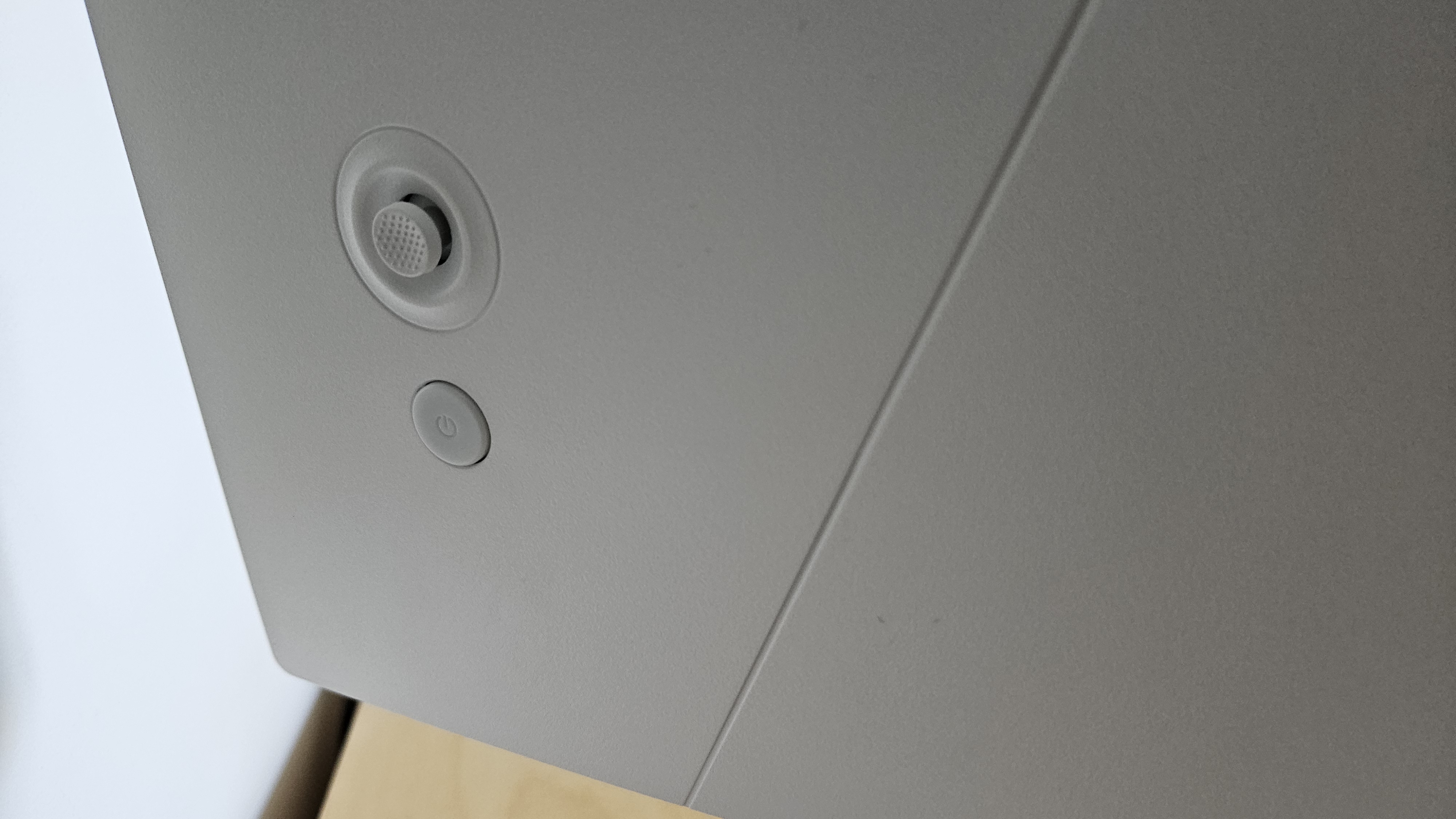 The Acer CE320QK X monitor on a desk