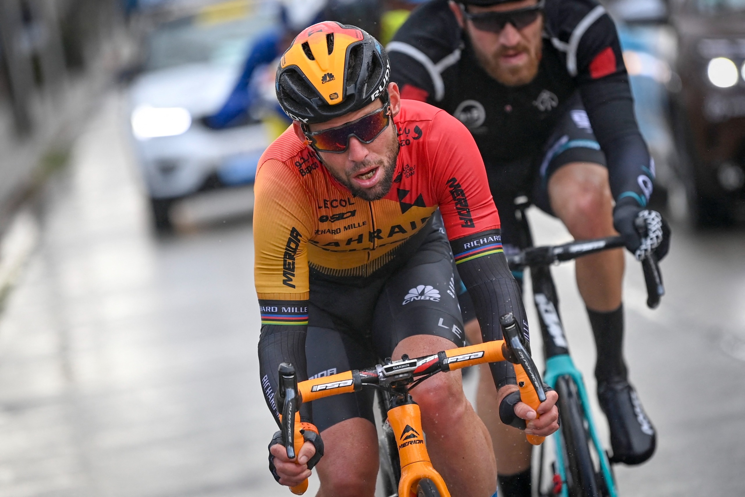 Mark Cavendish riding in Bahrain Merida colours