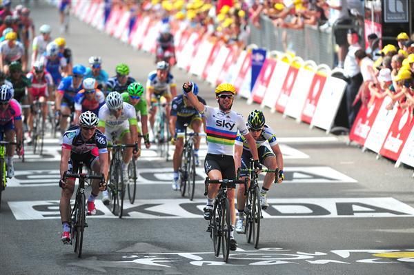 Cavendish wins stage 2 of the 2012 Tour de France