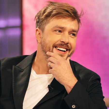 Comedian and 'Love Island' narrator Iain Stirling on 'The Kelly Clarkson Show.'