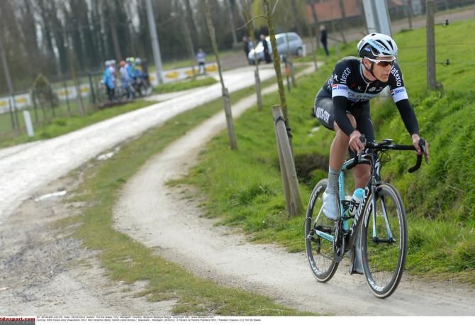 Niki Terpstra takes the smoother route