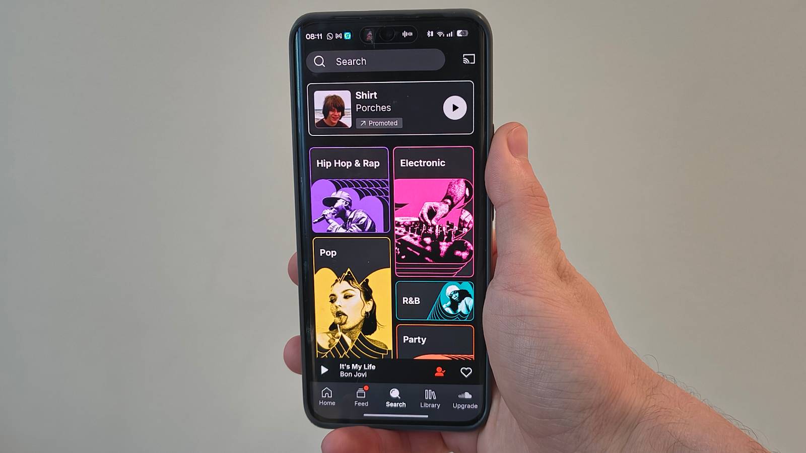 The SoundCloud app on a Realme phone.