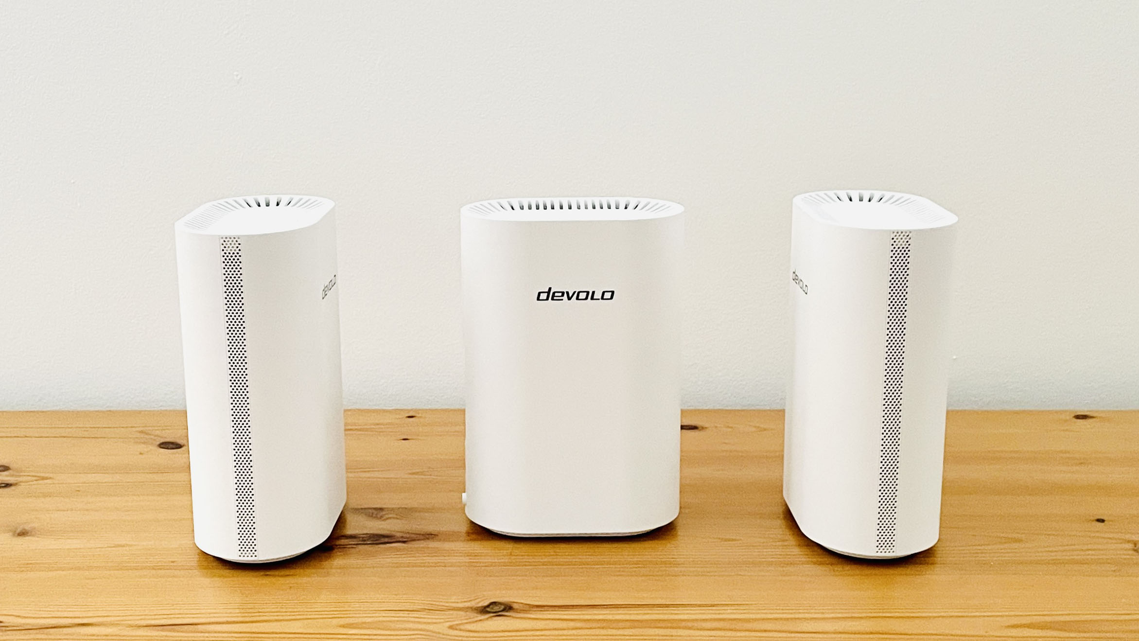 Devolo WiFi 7 Mesh BE6500 system on wooden table