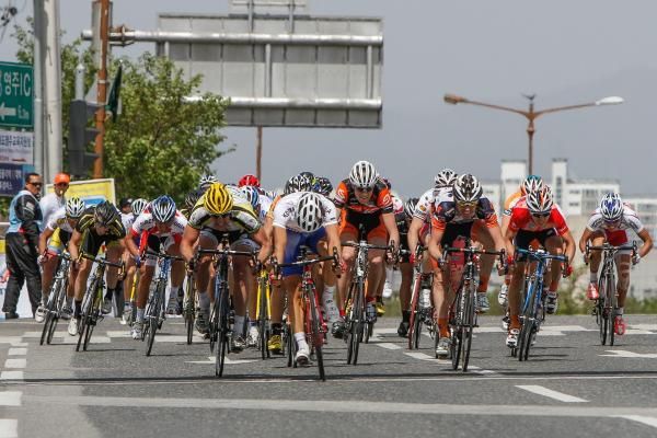 The sprint for third place