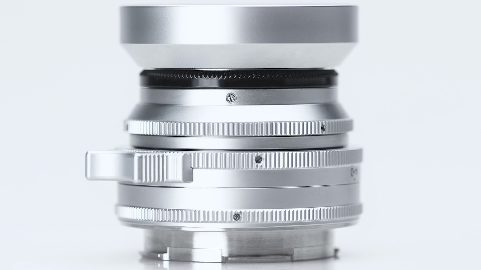 DK-Optic Chiaro 1.5-inch f/1.9 lens
