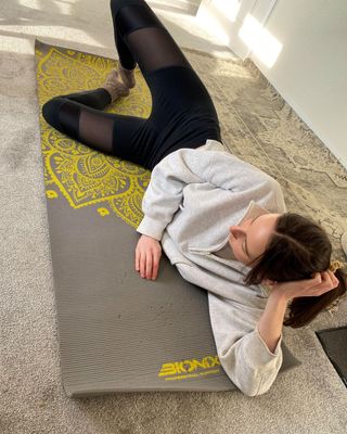 Katie trying Pilates clams every day from home