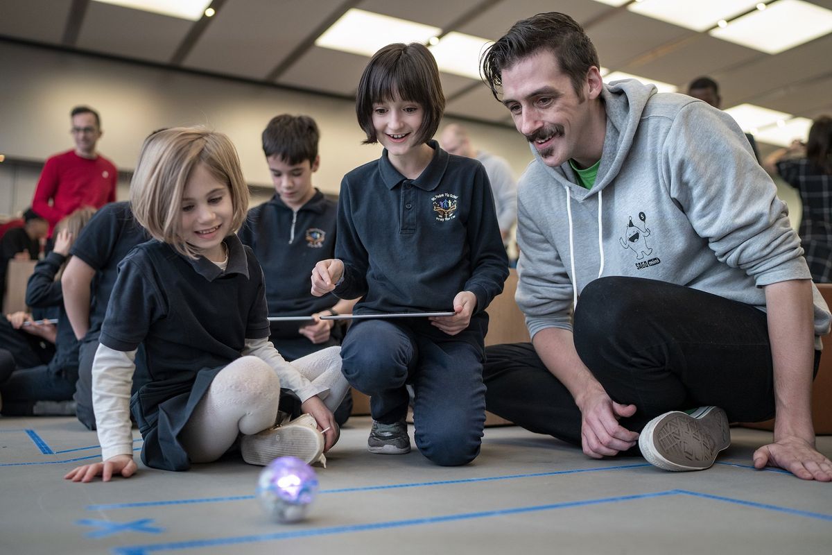 Apple's Hour of Code workshops delight kids... of all ages! | iMore