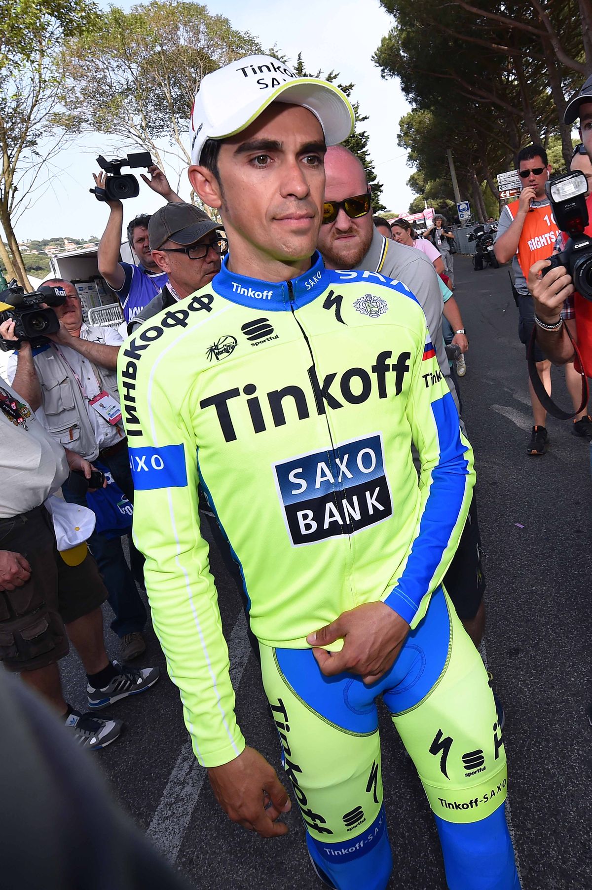 Alberto Contador clearly in pain