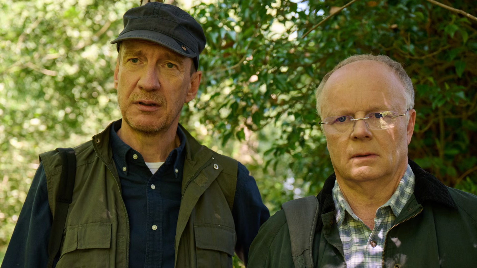 David Thewlis as Ashley Smith and Jason Watkins as Peter Hammond in Dirty Business