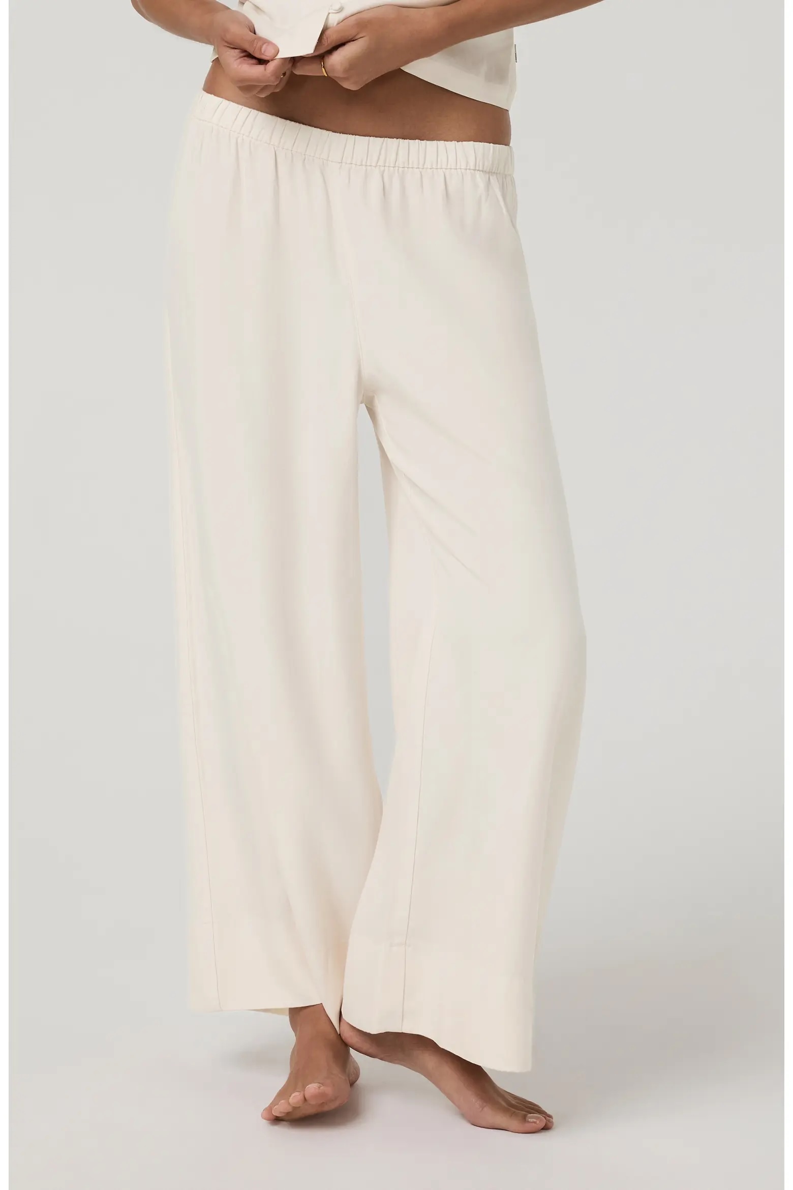 Vuori, Trestles Twill Everyday Wide Leg Crop Pants