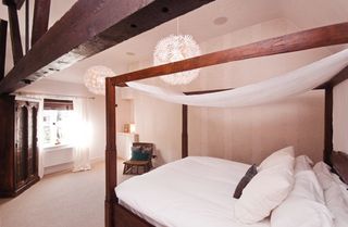 Middlefield Farm bedroom