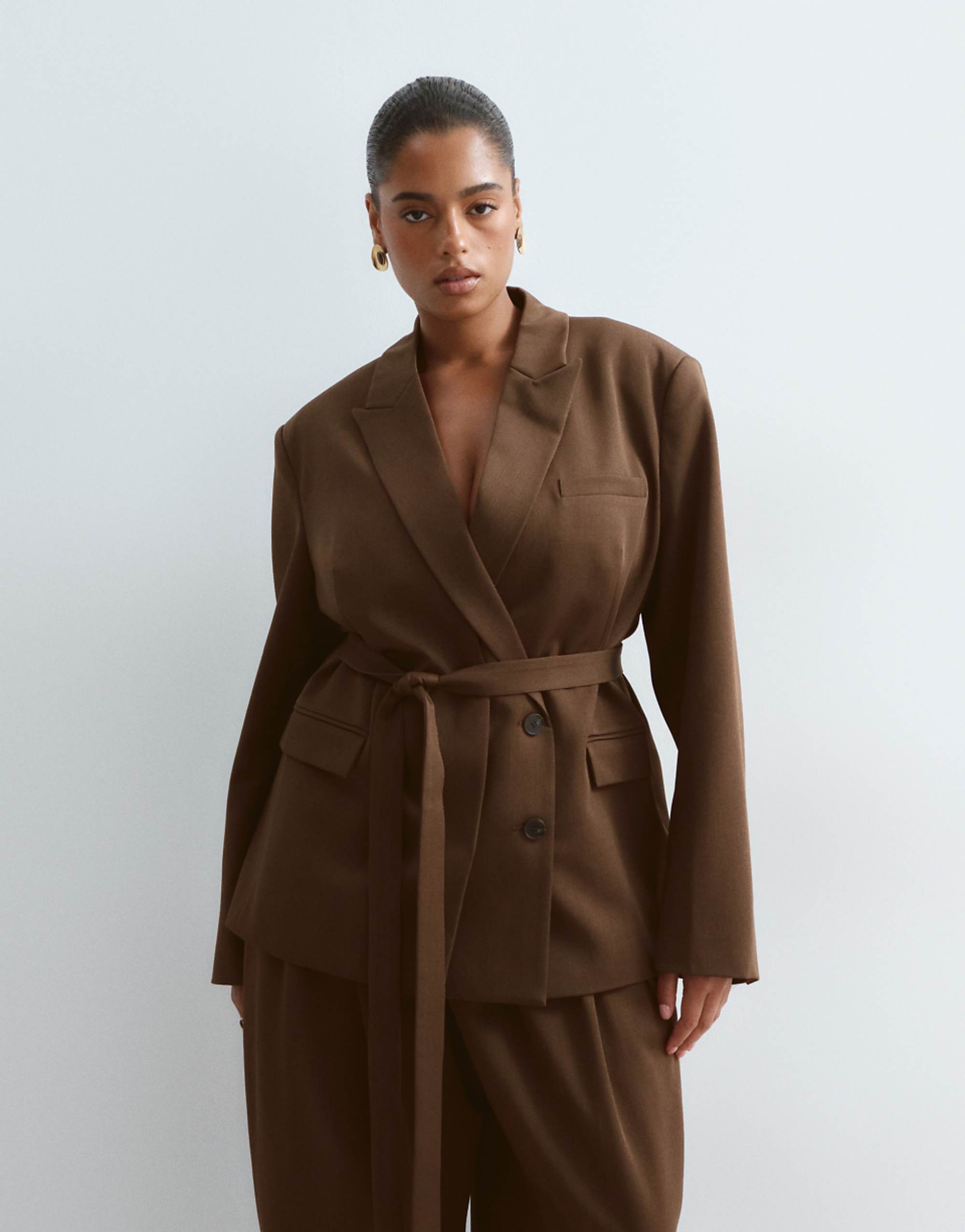 Arrange Curve Belted Cinched Waist Blazer With Removable Lapel Co-Ord in Chocolate