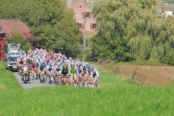 The peloton in action during stage 1.