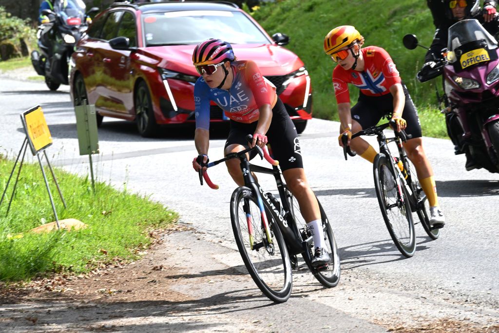 Karolina Kumiega (UAE Team ADQ) and Susanne Andersen (Uno-X) in the breakaway