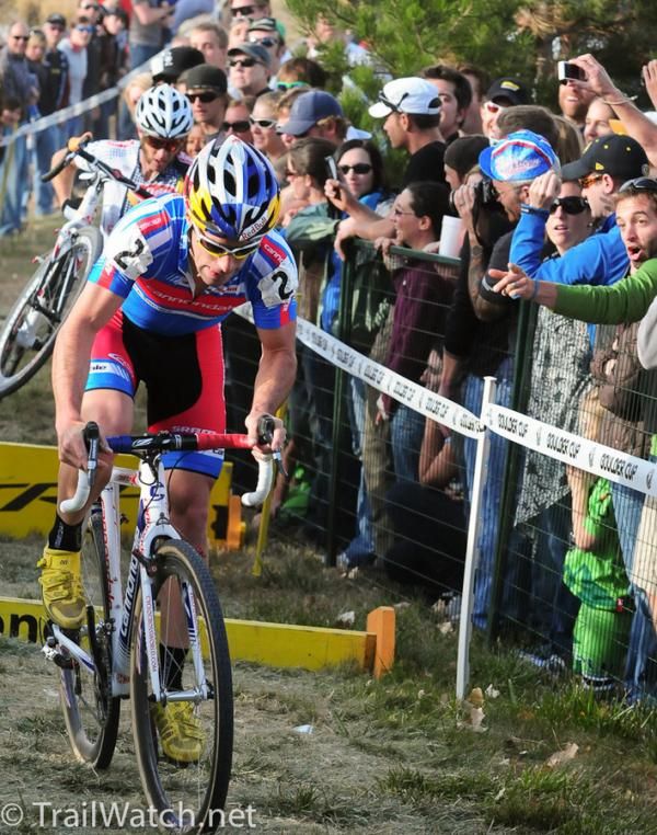 Tim Johnson (Cannondale-Cyclocrossworld.com) chasing Wells.