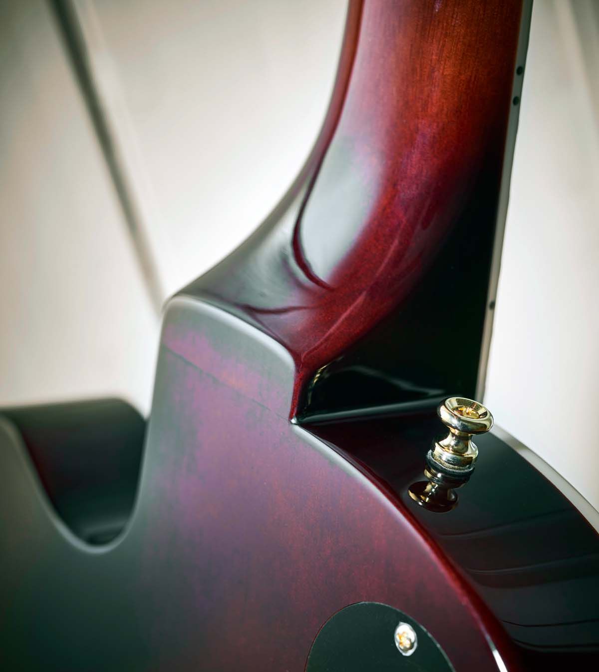 The Aristocrat has a squared off heel as per the M-75.